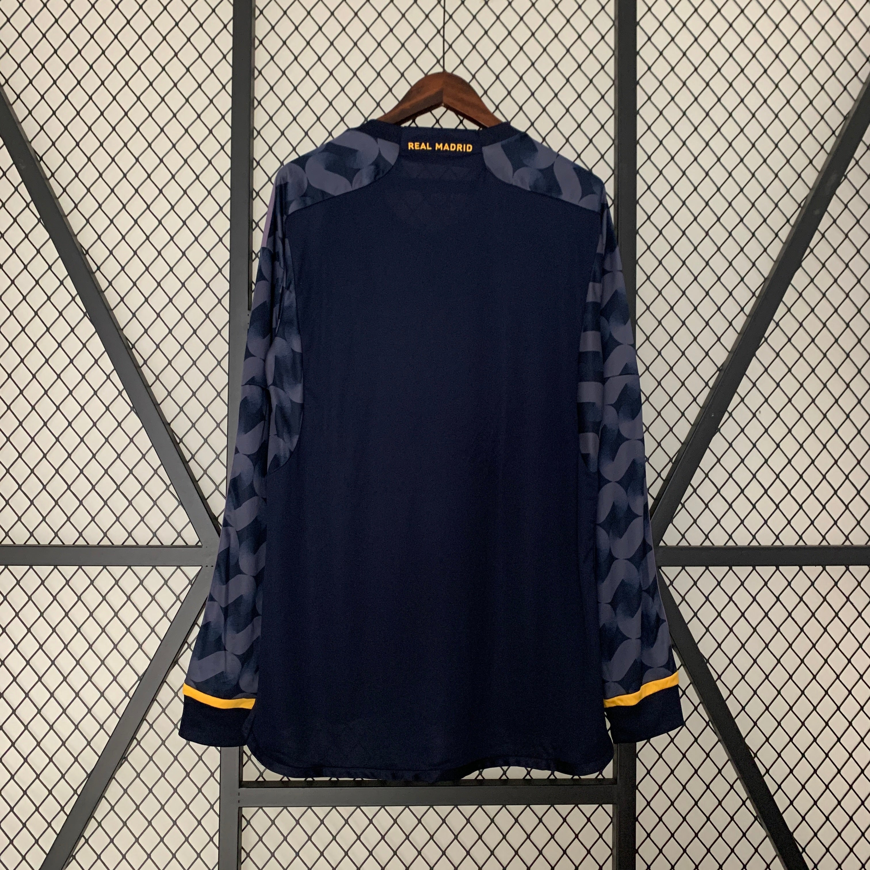 Camisa Real Madrid 2023/24 Away - Manga Longa