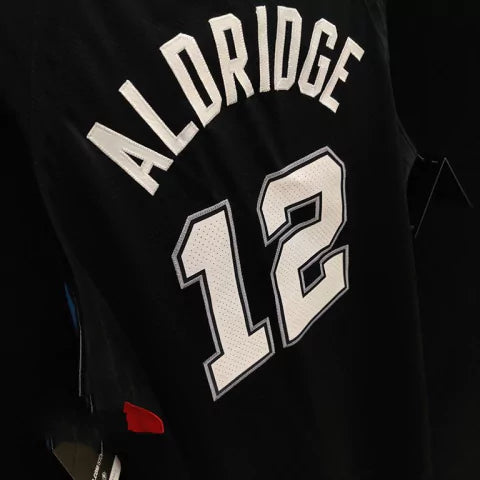 Regata NBA San Antonio Spurs Icon Edition 20/21 Nike Authentic Aldridge 12 - Preta