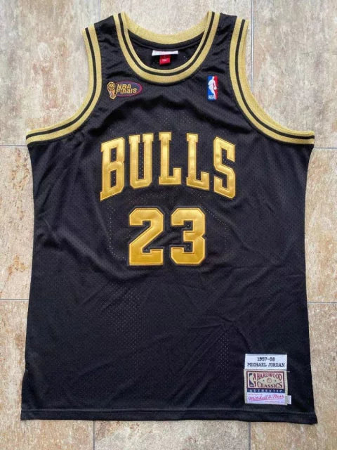 Regata NBA Chicago Bulls Retrô 1997 - 1998 Mitchell & Ness Authentic Jordan 23 - Preta