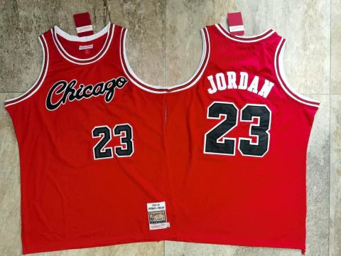 Regata NBA Chicago Bulls Retrô 1984 - 1985 Mitchell & Ness Authentic Jordan 23 - Vermelha
