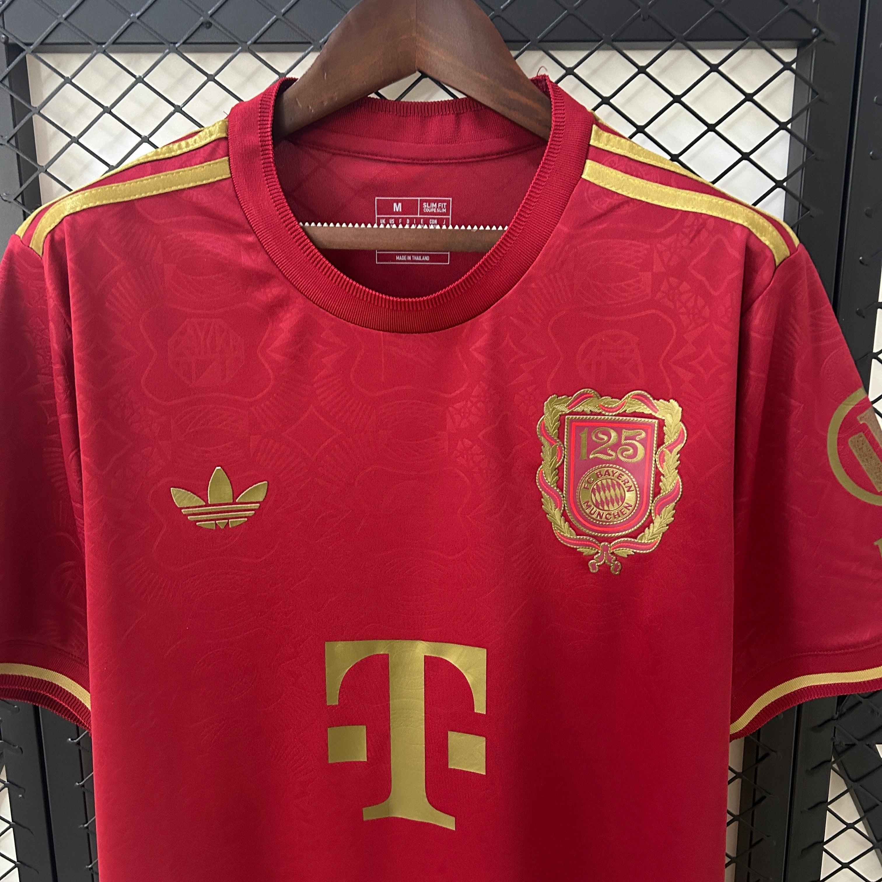 Camisa Bayern Munich Edição 125º aniversário 25/26 - Masculina Adidas - Vermelha