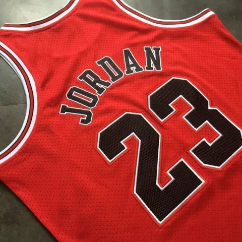 Regata NBA Chicago Bulls Retrô 1996 - 1997 Mitchell & Ness Authentic Jordan 23 - Vermelha