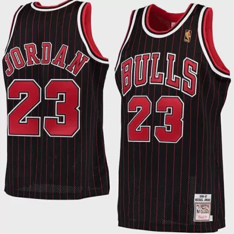 Regata NBA Chicago Bulls Retrô 1997 - 1998 Mitchell & Ness Authentic Jordan 23 - Preta