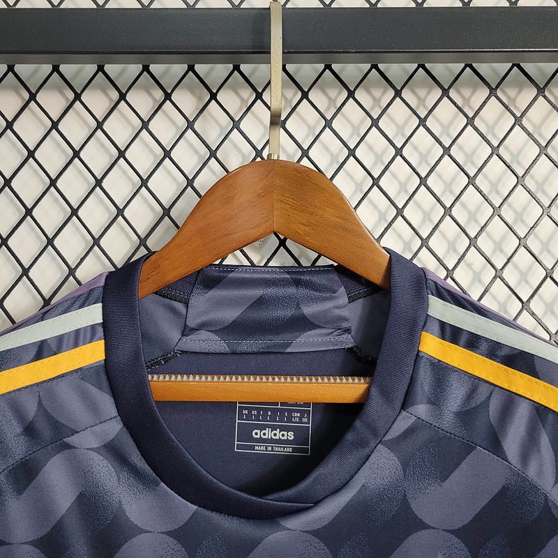 Camisa 23∕24 Real Madrid ll - Feminino - Imagem 5